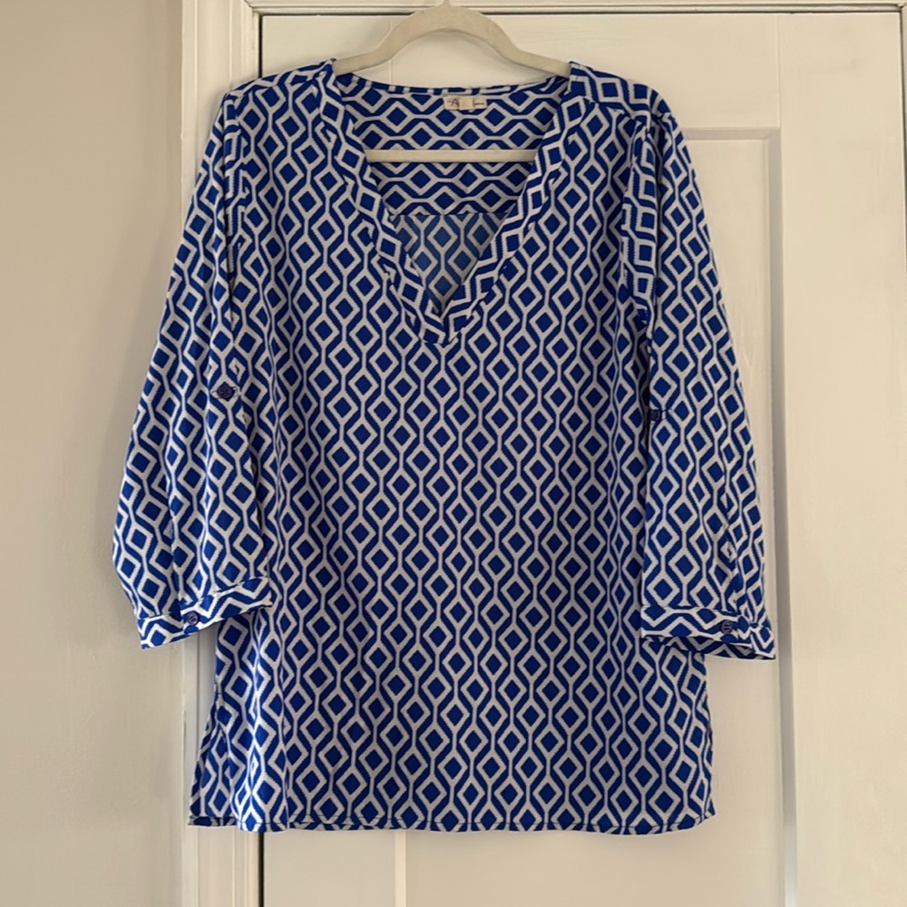Geometric top size extra large